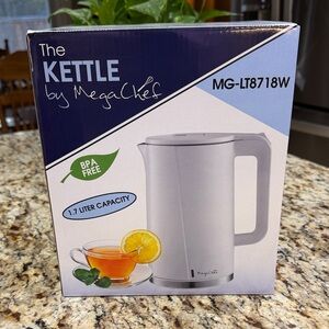 NEW IN BOX The Kettle by MegaChef Electric Kettle in White